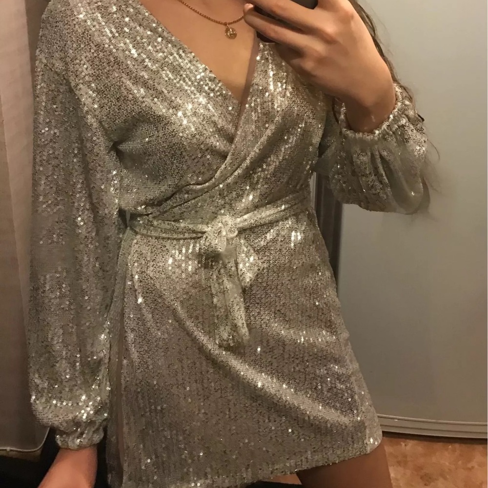 Sequined Robe Dress Silver Size L - Picture 11 of 16